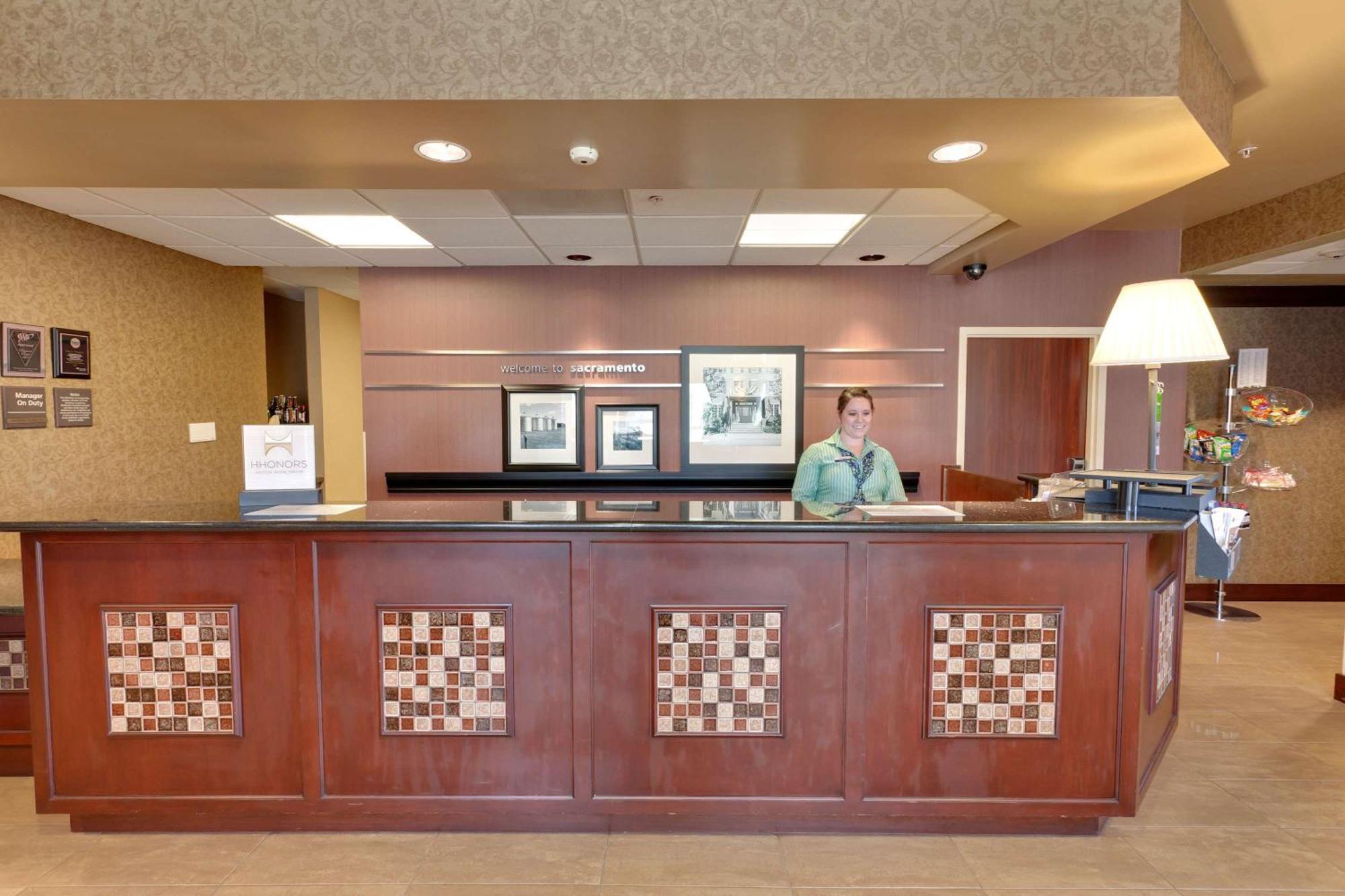 Hampton & Sacramento-airport-natomas Hotel
